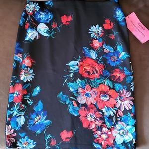 Betsey Johnson NWT M floral pencil skirt